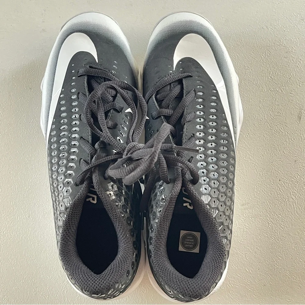 Nike Vapor Fastflex Gray and White Cleats in size 6Y